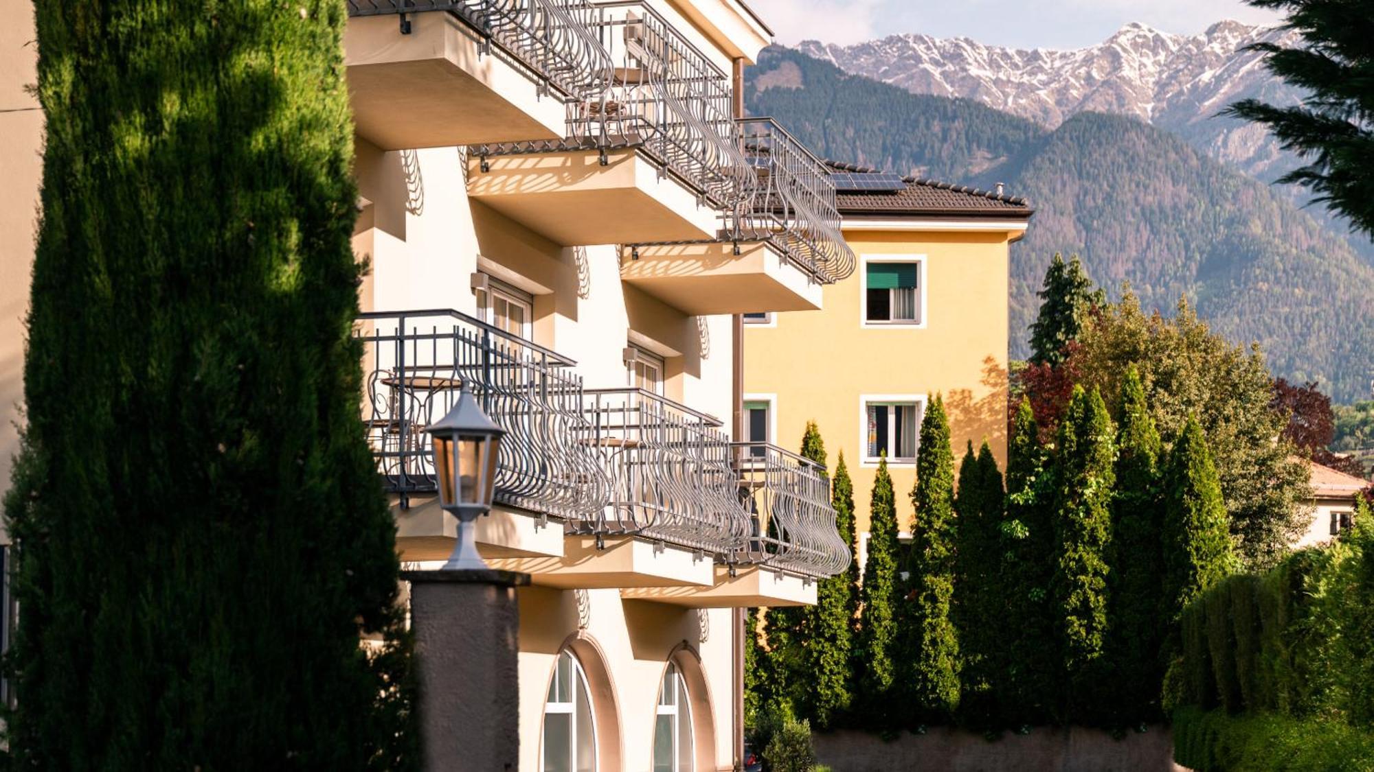 Hotel Villa Laurus Мерано Экстерьер фото