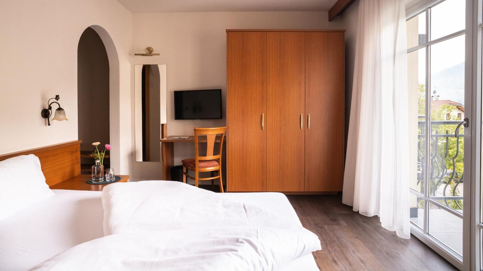 Hotel Villa Laurus Мерано Экстерьер фото