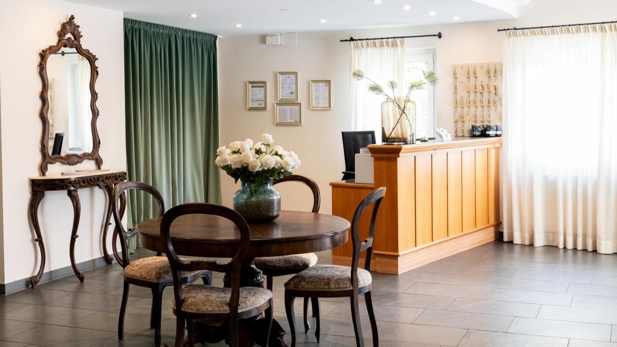 Hotel Villa Laurus Мерано Экстерьер фото