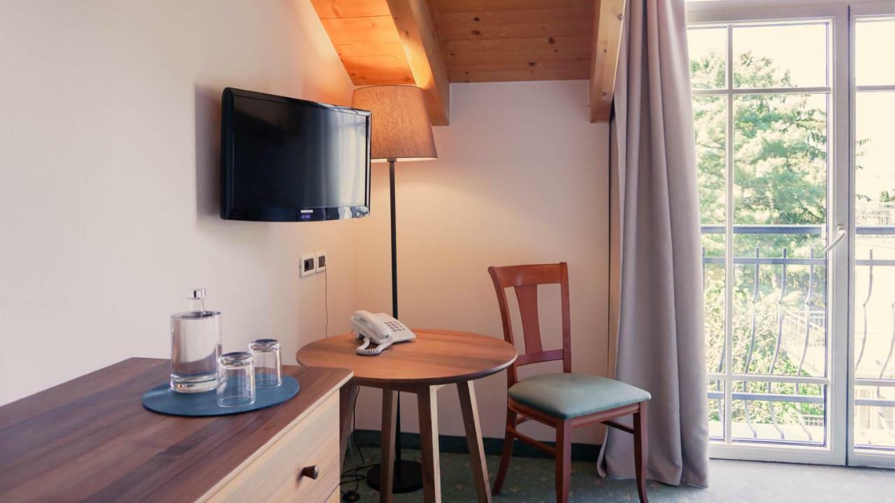 Hotel Villa Laurus Мерано Экстерьер фото